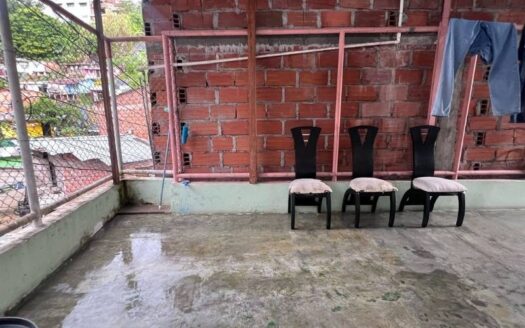 Propiedad Con Dos Aprtamentos