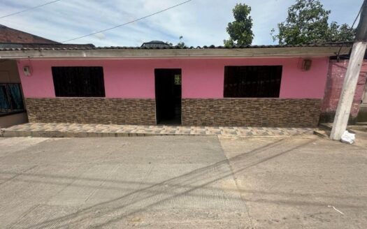 Casa amplia con terreno grande