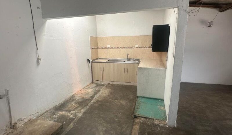 Casa amplia con terreno grande