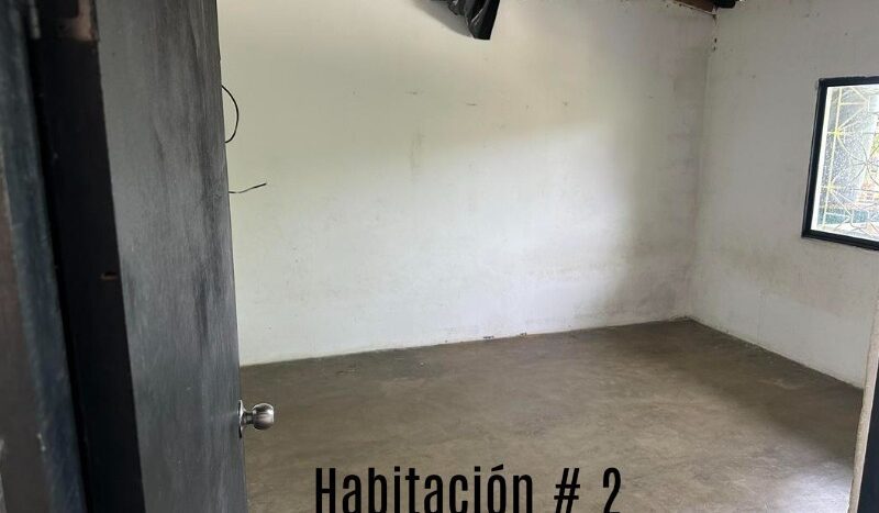 Casa amplia con terreno grande