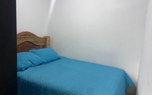 Propiedad Con Tres Casas y Patio Grande