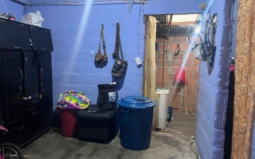 Propiedad Con Tres Casas y Patio Grande