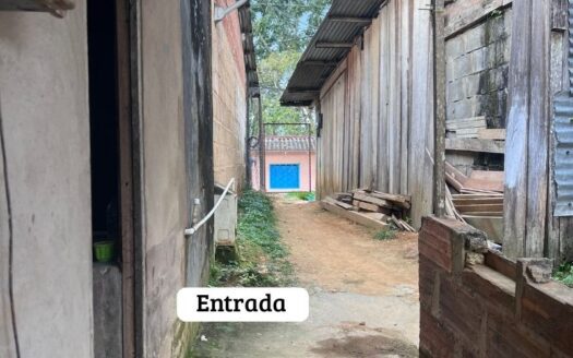 Propiedad Con Tres Casas y Patio Grande