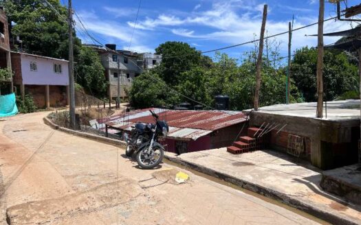 Casa Con Patio Grande a Bordo De Calle