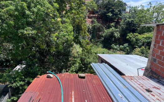 Casa Con Patio Grande a Bordo De Calle