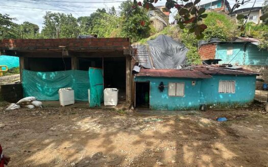 Propiedad Esquinera con Frente Amplio