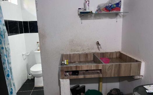 Casa Con Patio Grande a Bordo De Calle