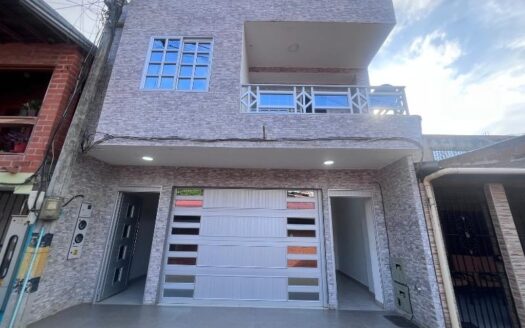 Casa Grade Con Excelente Ubicación