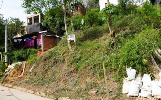 Lote Grande A Borde de Calle