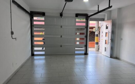 Casa Grade Con Excelente Ubicación