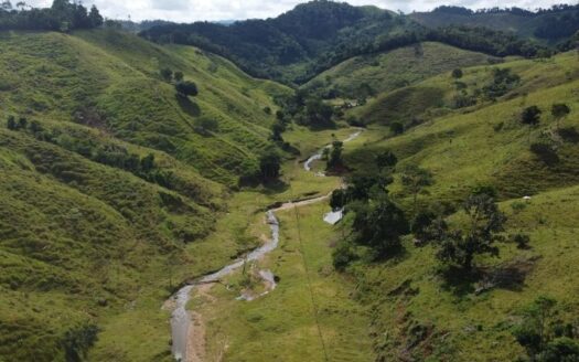 Finca con buen agua y grande en venta