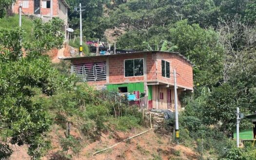 Casa Grande Con Patio Amplio