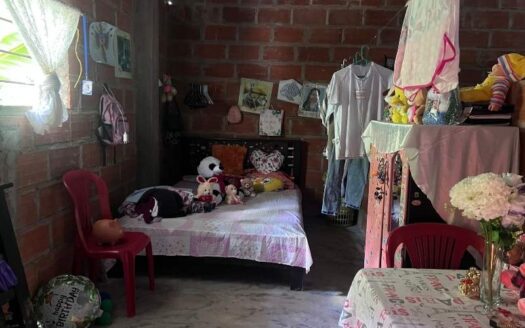 Casa Grande Con Patio Amplio