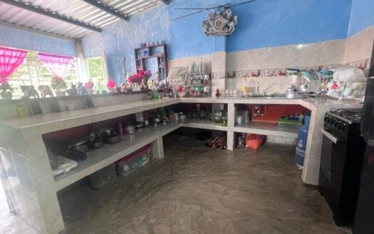 Casa Grande Con Patio Amplio