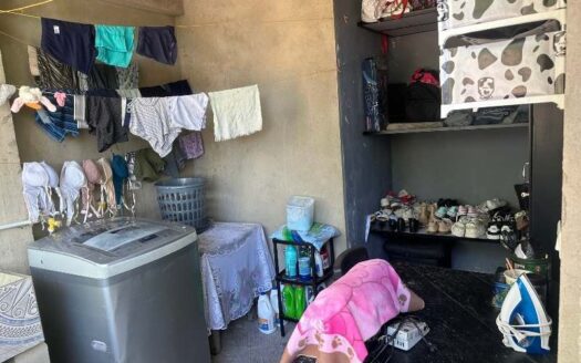 Propiedad con terreno amplio y dos viviendas