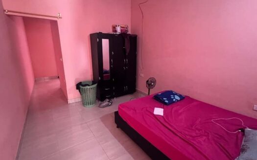 Propiedad con terreno amplio y dos viviendas