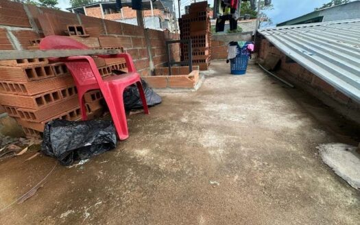 Propiedad con terreno amplio y dos viviendas