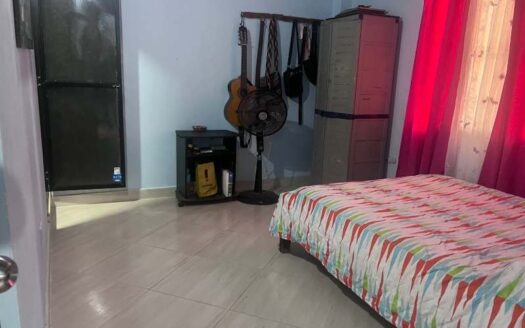 Propiedad con terreno amplio y dos viviendas