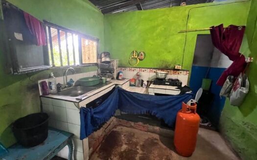 Propiedad económica a bordo calle