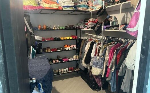 Propiedad con terreno amplio y dos viviendas