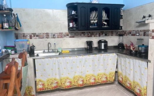 Propiedad con terreno amplio y dos viviendas