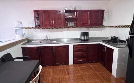 Propiedad con ubicación exclusiva y lote grande