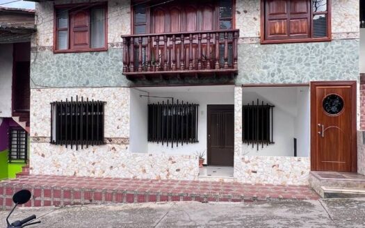 Propiedad a buen precio con espacios grandes