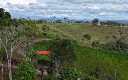 Parcela con buena ubicación.
