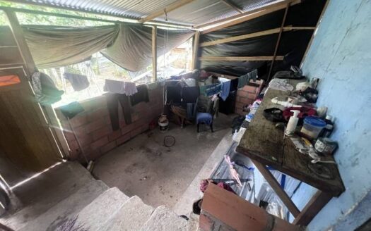 Casa grande con buena ubicación