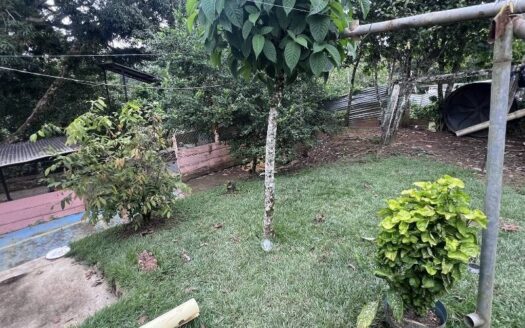 Casa grande con buena ubicación