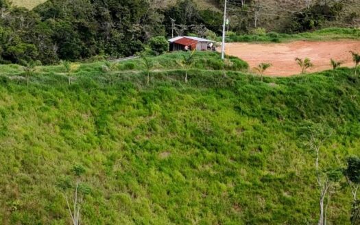 Parcela con buena ubicación.