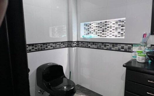 Propiedad a buen precio con espacios grandes